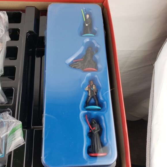 Disney Hasbro Star Wars Monopoly Game - Picture 3 of 3